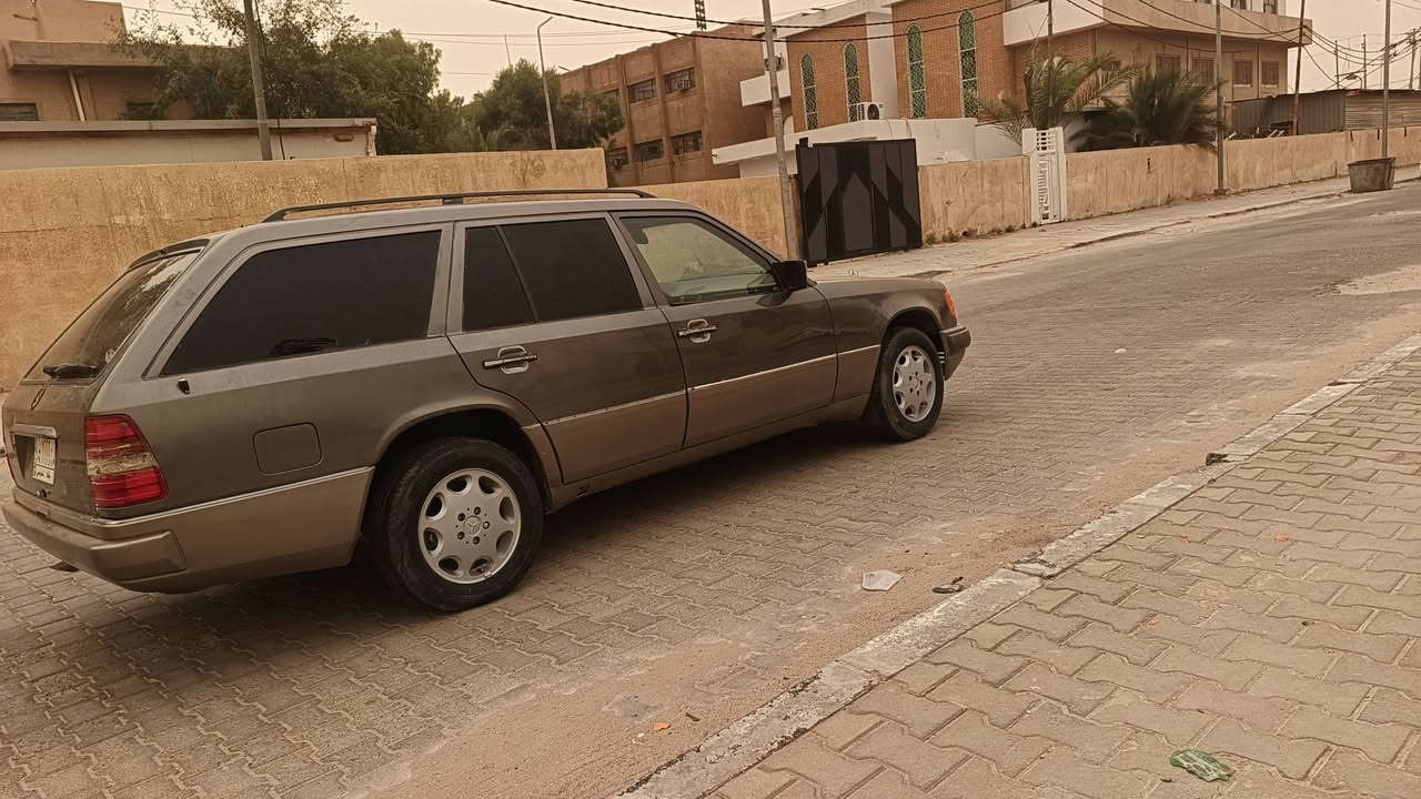 مرسيدس موديل 1992 رقم بغداد سياره مكينه بلاد كير تخم تأير حداديه جديده سياره أحله من بل صوره مكفوله من ضربه سعر 51 بيه مجال العنوان نجف ‏‪***********‬‏
