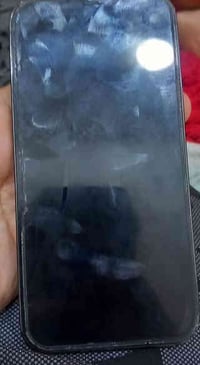 ايفون 12برو ماكس لامفتوح ولا مصلح بطاريته٩٠ ناقصه الضهر مكسور والصوت ي...