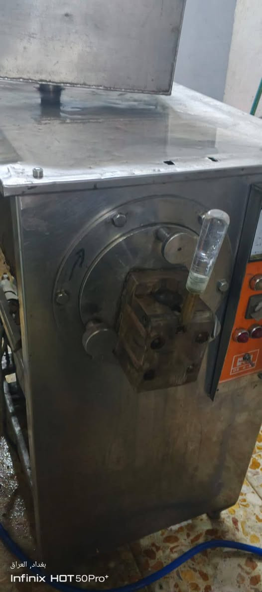 السلام عليكم مكائن عراقي انتاجي للبيع ثنين سالم صبري واحده ابو كمال تشتغل كلاص وتنك انتاجي حجم ٦ واحده سوفت صيني رقم الهاتف ***********
