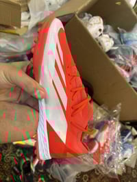 ملابس • بلاش • تواصل