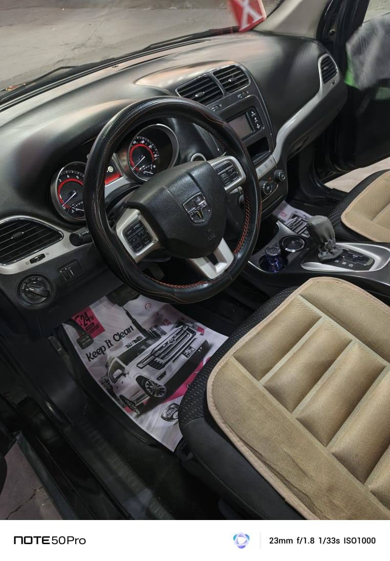 السلام عليكم للبيع
دوج جورني 2018 
7راكب
4سلندر
تبريد قطعة وحدة
سيارة جاهزة من كلشي متصرف عليهة دينار 
تخم تاير جديد 
ضربتها  (الدعامية طاك الايرباك)
 ضررهة خفيف كلش صور الحادث موجوده بالمنشور
سعر 130 وبيها مجال كلش قليل  للشراي
رقمهة بغداد ومكاني بغداد 
***********
