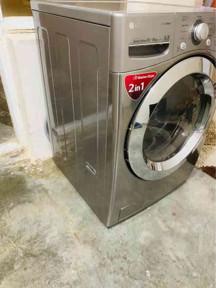 ئەم غسالەیە لۆ فرۆشتن لۆک لۆکە 15 کیلۆیە مارکەی Lg شەریکەی خۆشناو 
ناونیشان هەولێر دارەتوو گەیاندن بەخۆرایە بۆناو هەولێر📍
لۆ زانیاری زیاتر *********** ڤایبەر واست ئاپ📞 أربيل
