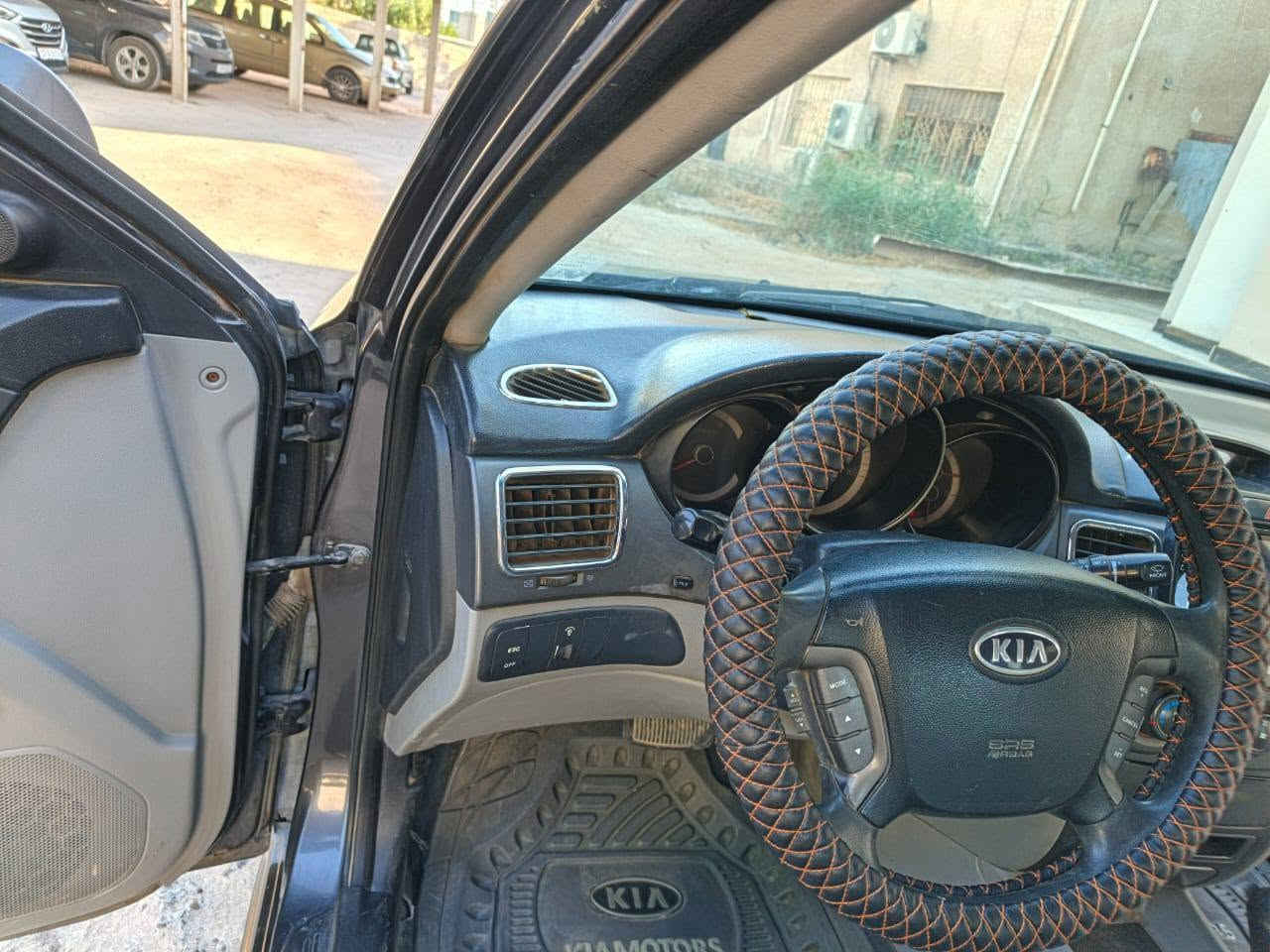 ولتيماء للبيع موديل ٢٠١٠ سياره جاهزه من دعاميه الى دعاميه وين عشاق لولتيما وارد امريكي مكينه ٢٤٠٠ سعر ٩٥ سياره بسمي عنوان سماوه المجد رقم *********** ابو عباس
