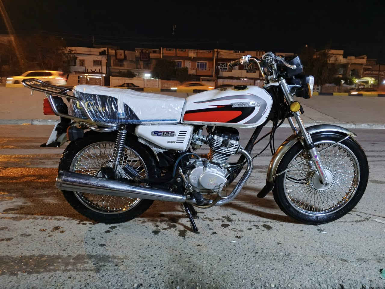 السلام عليكم تايكر 20مكينه بصمه وزن ثقيل كلو شغال السعر 430بيه مجال قليل حك جيتك شراي اتصل ***********
