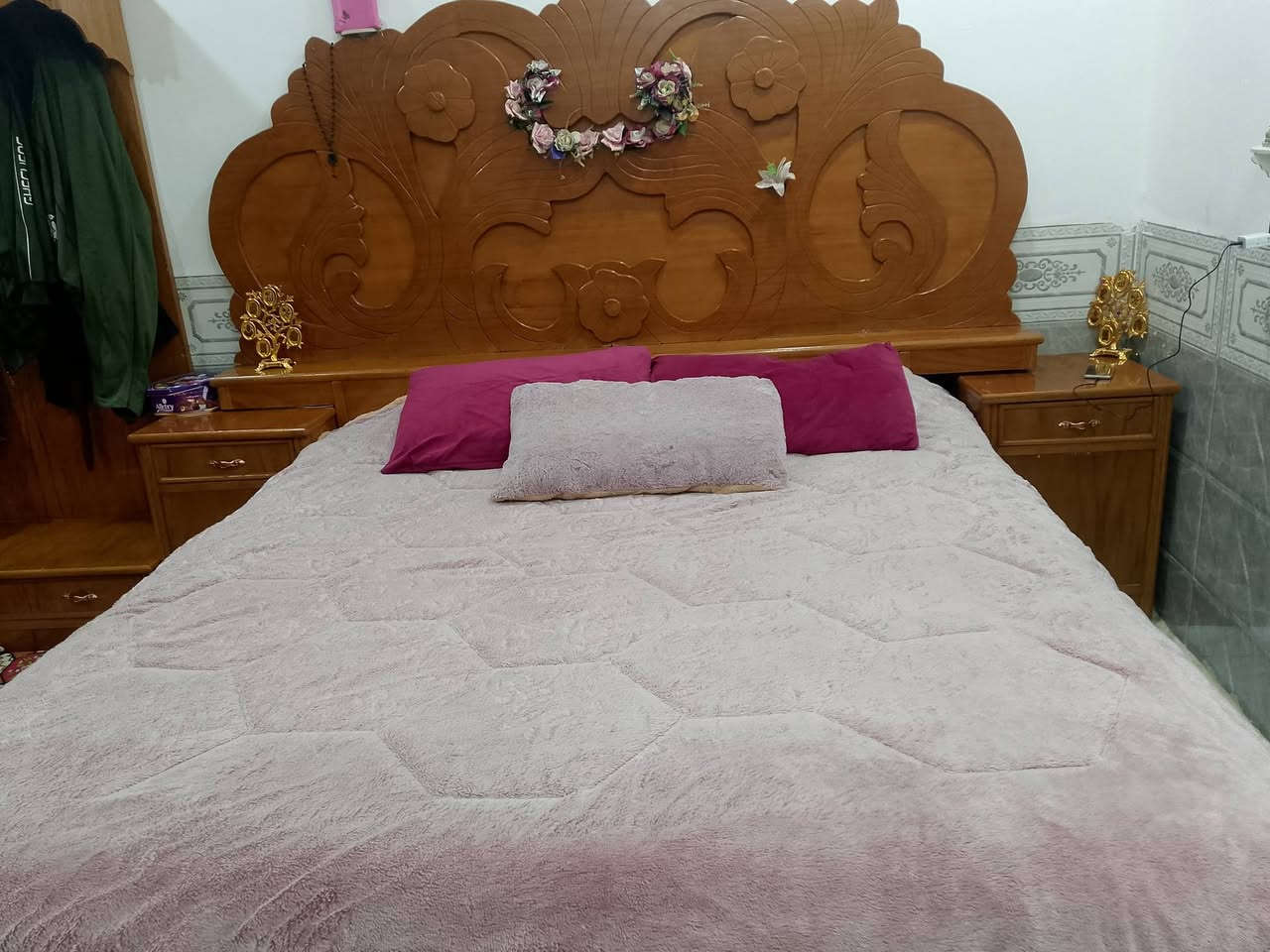 غرفة نوم صاج عراقي تسكام 7قطع النضافة مثل ماواضح بصور سعرها ٥٠٠الف العنوان كربلاء التواصل ع الرقم ***********
