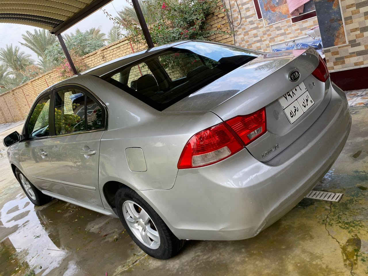 سلام عليكم للبيع كيا اوبتيما وارد كوري (لوتز) محرك كير حداديه جديده جدا تخم تاير بيها قطعتين تبديل جاملغ وباب السائق اثر بارد والقديم موجود وبارد في الباب الايمن الخلفي موضح بالصور رقم شمالي مكانها ديوانيه سعرها100 للتواصل ***********
