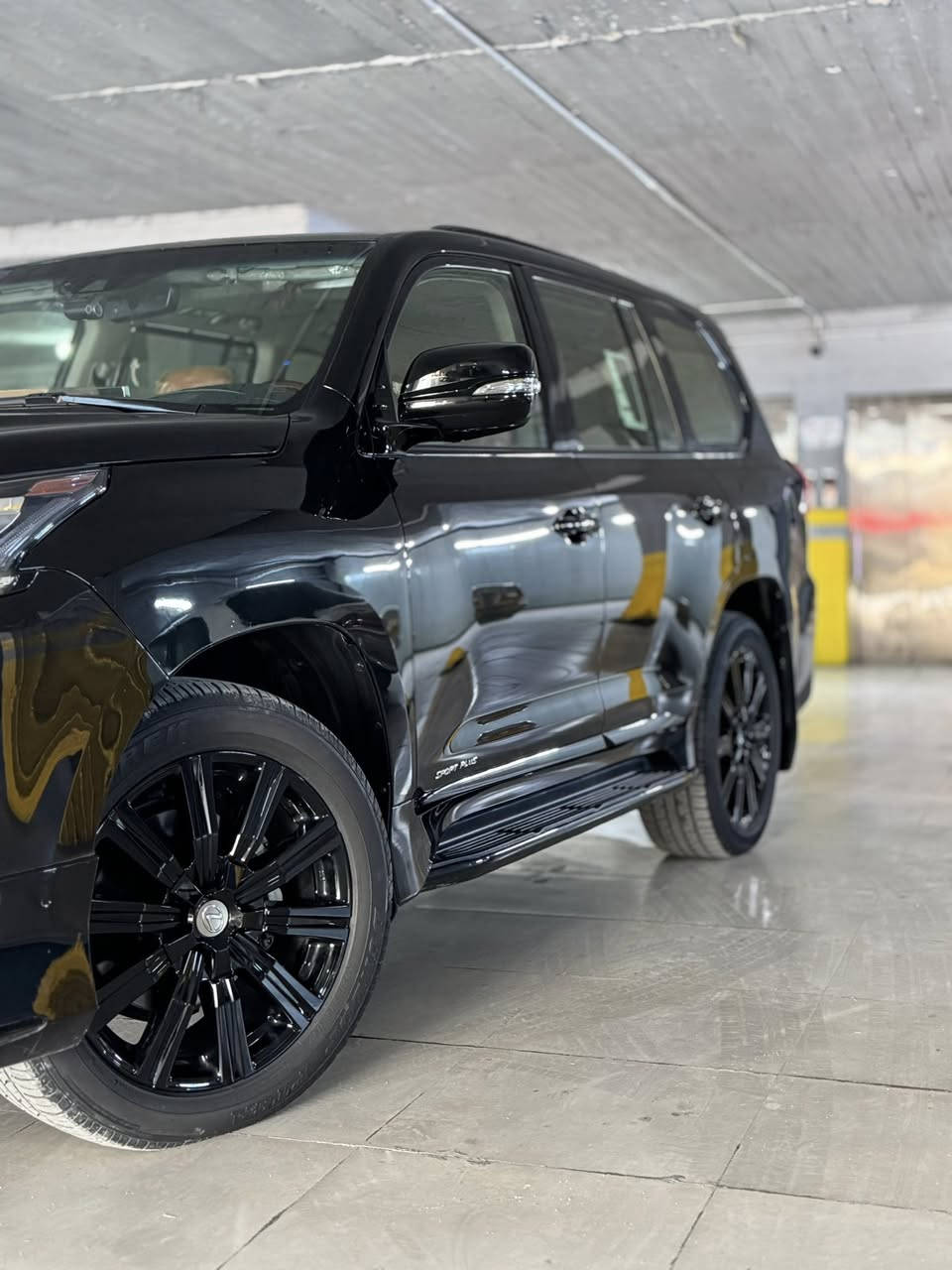 الله يساعدهم الطيبين
عندي لگزز للبيع مديل 2017
سبورت بلص 
فول مواصفات للخير وميحتاج اذكر مواصفاته الصور تحجي 
ماشيه 27 حقيقي 
مغلفه بيبي اف بلكامل 
مكفوله كفاله عامه 
مكاني بغداد البنوك 
ويشي تحتاجون هذا رقم راعي السياره 
‭0771 723 6311‬
اسف ع الاطاله والله يرزق الجميع
