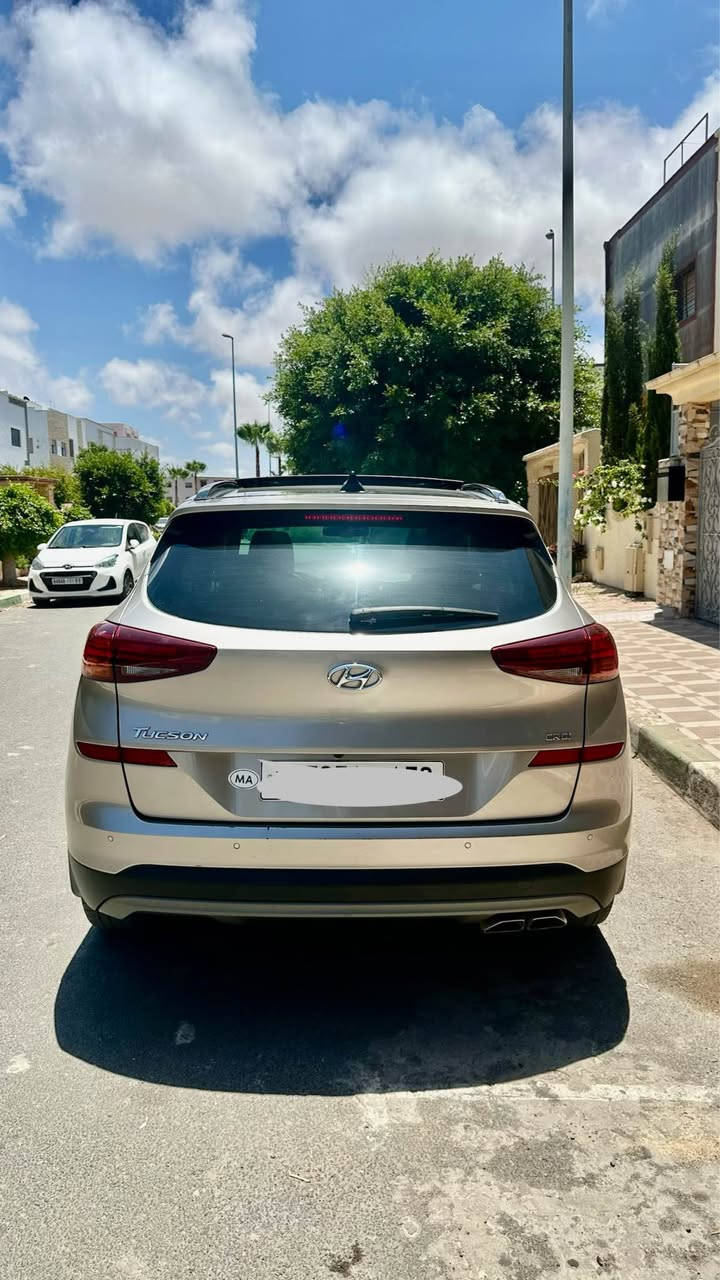 Hyundai Tucson model fin 2019 kilométrage 48 pour plus d’informations contactez moi sur 
 0602729722


**إذا كنت صاحب هذا الإعلان وتريد حذفه لأي سبب، رجاءا أرسل رسالة إلى الدعم الفني**