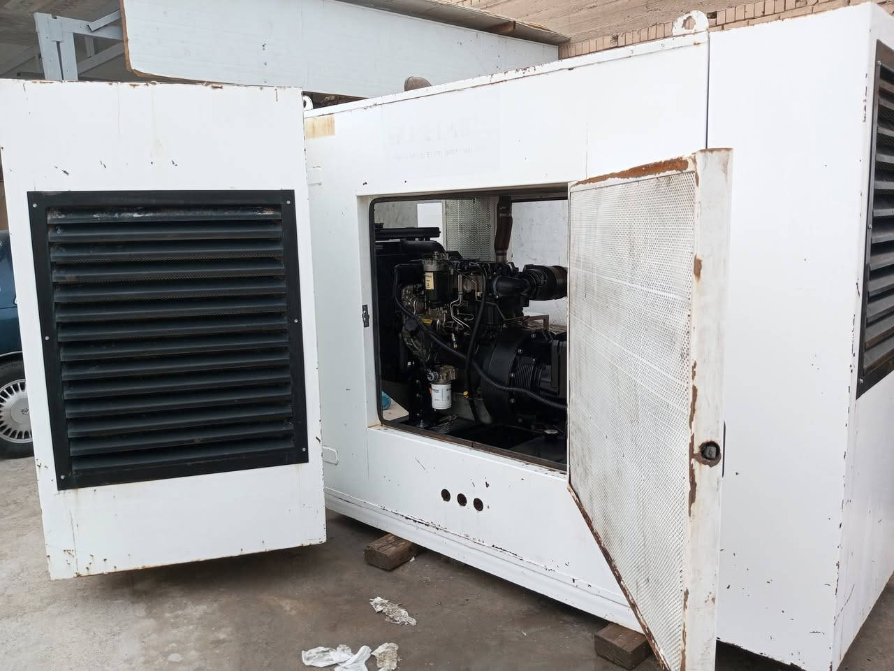 السلام عليكم 

  للبيع المولد بيركنز الإنكليزي الاصلي اخت زيرو على وضع الشركة....

  ..30..كي في ...كاتم سوبر سايلند.جنيتر .لور سمر 

  ساعات العمل .قليل جدا..

 العنوان النجف الاشرف...*********** ..

ابو محمد...
