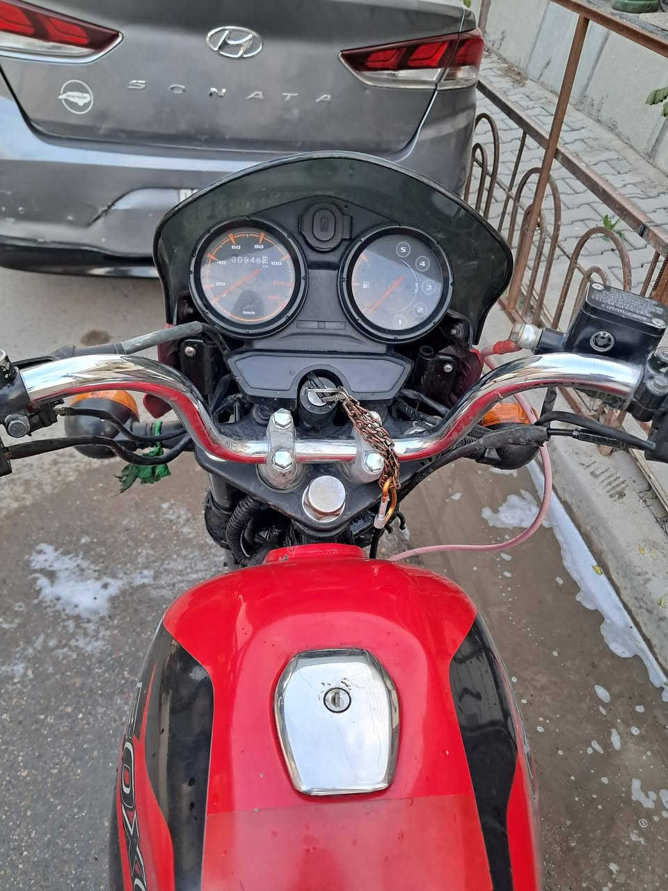 سلام عليكم دراجه بوكسر جبلي اوراق للبيع موديل 22داخله بل23 مجفته تجفيت شركه قبل عشر تيام نقص بس قمجي مال السرعه او استاند صفح فقط دراجه نضيفه او خير من الله   مكاني بغداد الحسينيه سعرها مليون و300 وبيها مجال رقمي ***********اتصل او واتساب
