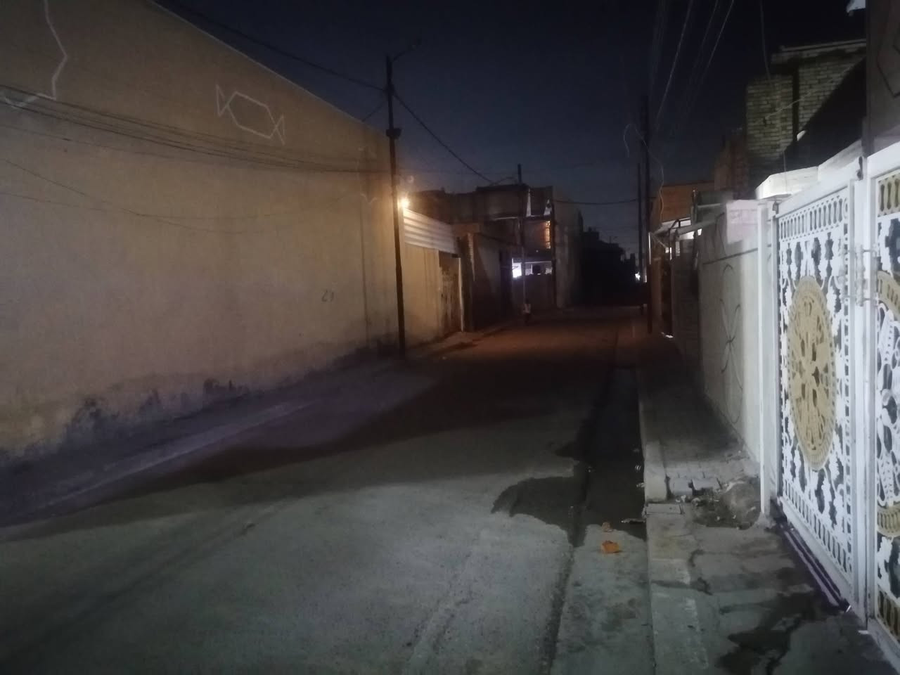 اسلام عليكم بيت للبيع منطقه البستان المساحه 100الواجه 7والنزال 14بيت بناء حديث للستفسار اتصال ع هذا الرقم ***********
