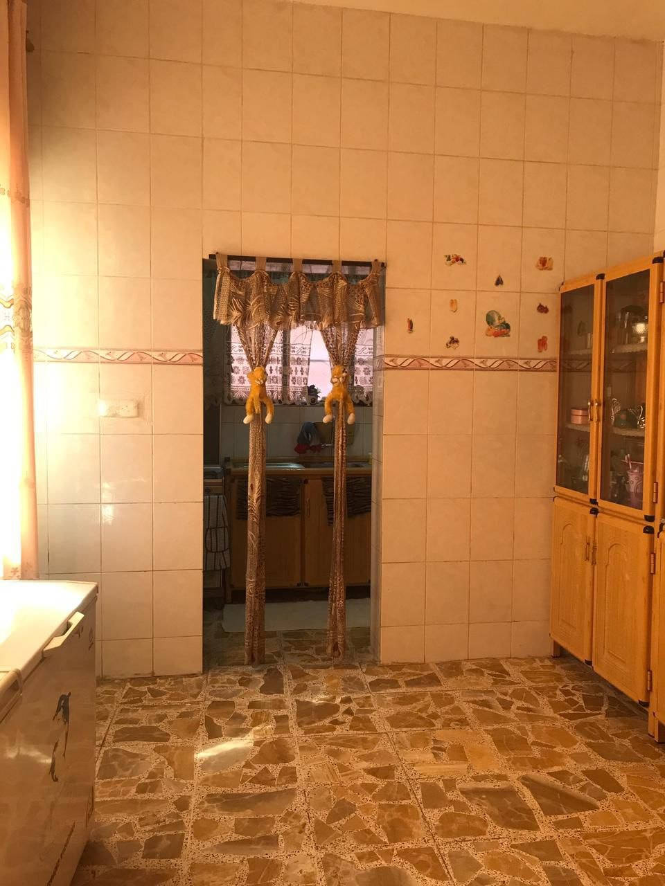 ♕ بسم الله الرحمن الرحيم اللهم صلِّ على محمد وآل محمد ♕

🏠  : منزل للبيع طابق واحد 

🌐  : الموقع حي العسكري  بجانب النجده

📐  : المساحة   240 متر 

🏗  :  البناء صب كونكريت 

💵  :  المنزل حر ما مطلوب 
ــــــــــــــــــــــــــــــــــــــــــــــــــــــــــــــــــــــــــــــــــــــــــــــــــ

                     تـــــــــــــفاصيــــــــــل اكثــــــــــــر

غرفة نوم كبير عدد 2   +  صاله  +  مطبخ  +  استقبال  +

حمامات داخليه وخارجية  + بل إضافة الى مخزن بجانب البيتونه 
ــــــــــــــــــــــــــــــــــــــــــــــــــــــــــــــــــــــــــــــــــــــــــــــــــ

📲  :  الاستفسار اكثر الاتصال على الرقم  

📞  :   ‏‪0788 251 8491‬‏   واتساب 

✨  لــن تـکون وحـيداً ابـداً مع  الــ مهيمن  للعـقار  ✨

#المعرفة_السعر_علق_بكلمة_المهيمن
