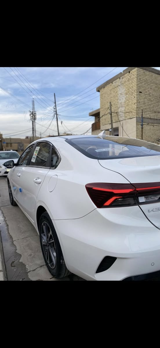 السلام عليكم للبيع K3 2024  مكفولة كفاله عامه حته من البارد والشخط السياره فول مواصفات فتحة وبصمة وحساسات امامي خلفي وفتح الصندوق عند الاقتراب وكشنات جلد ودخول ذكي وترحيب ومري شفط السياره جاهزه وجديدة السعر 146 
عنواني بغداد حي الاعلام او الكرادة ***********
