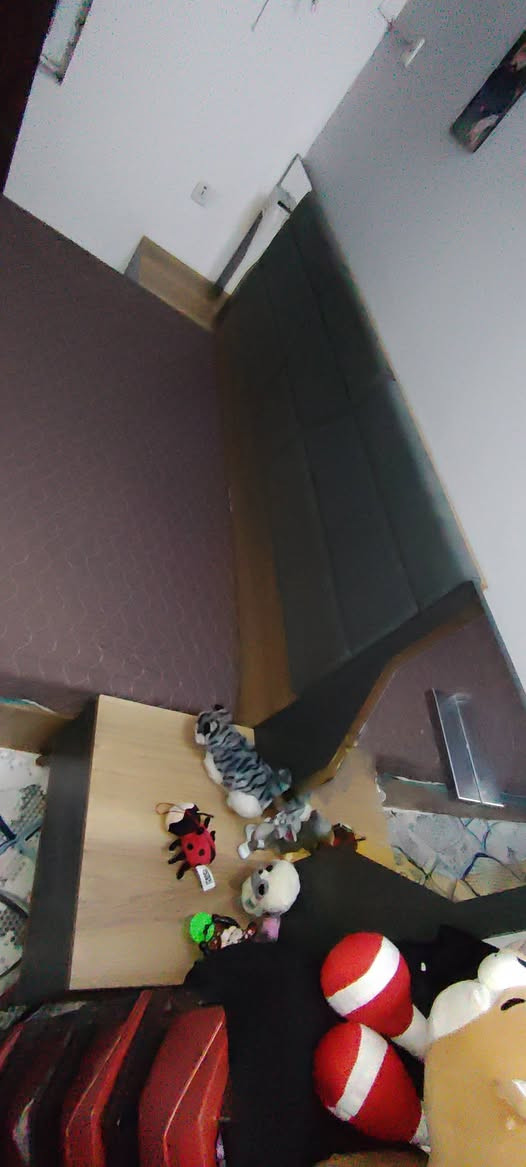 السلام عليكم 
غرفه نوم للبيع 5 قطع تركي
بيها ملاحضات بسيطه بس نظيفه كلش
مستخدمه أشهر السعر ٤٧٥
*********** واتساب
