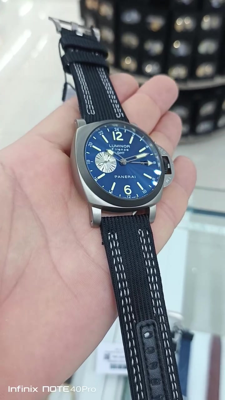 بسم اللە
بانیرای لومینور نسخە سوبر
اوتوماتیک gmt , توقیت عسکری ، قفل بحری
قطر 46 و 48
توصیل موجود


**إذا كنت صاحب هذا الإعلان وتريد حذفه لأي سبب، رجاءا أرسل رسالة إلى الدعم الفني**
