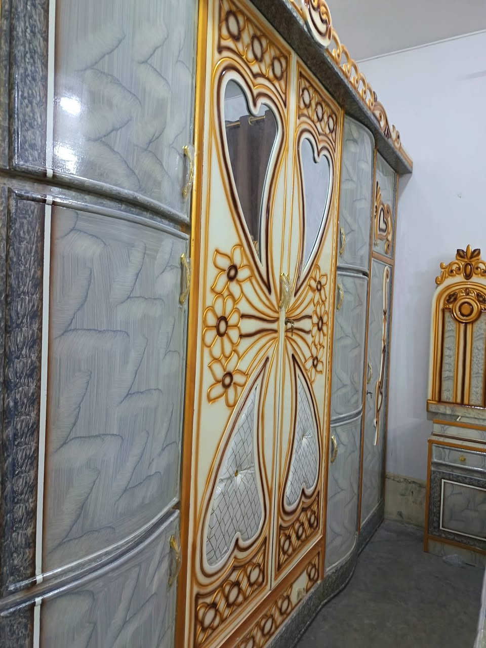 السلام عليكم غرفه  ما مستخدمه هواي جديده رقم الهاتف (***********)
