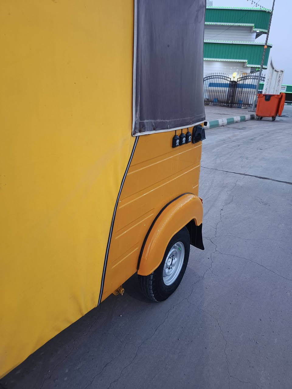 تكتك 20 شهر12 كفاله الكشره محرك مجفت سعره 6500 وبيه مجال مكاني العماره حي شرطه
***********
