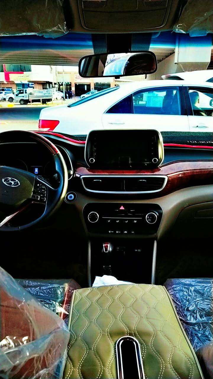 توسان موديل ٢٠١٩ خليجي فول عدا الفتحه هندبريك بالرجل  ماشيه ٨٥ الف بدون صبغ كفاله عامه السونار مرفق كما موضح مكاني الفلوجه .السعر ١٩٧ للجناي  ....للتواصل ***********
