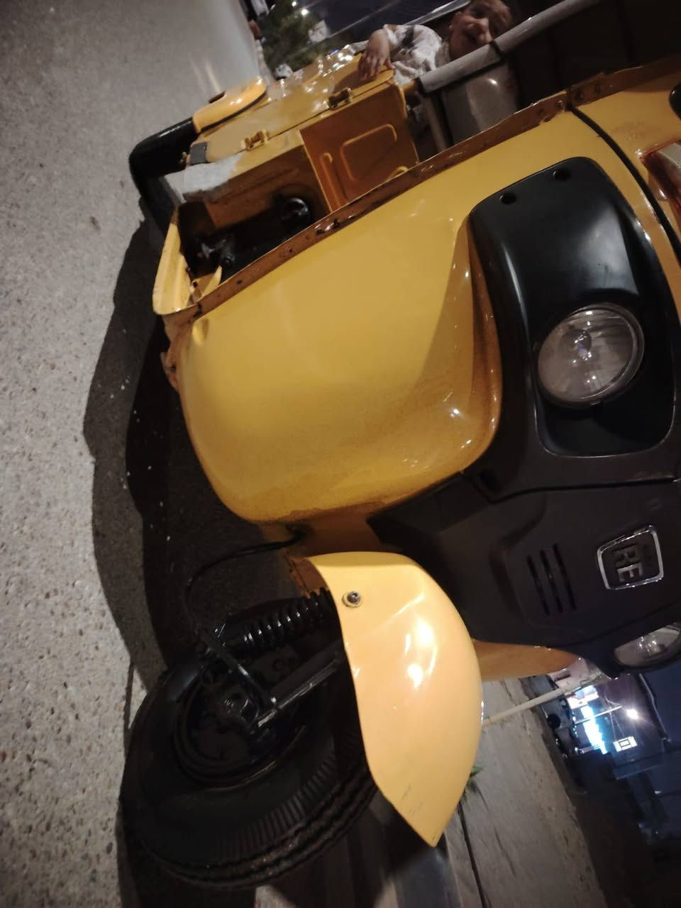 تكتك  باجاج 21 بشهر 11 محسوبه عل 22 مابيه ضربه بيه رشات صبغ  المكينه مجفته مره وحده رقم وسنويه لل31 
 العنوان  البصره  ياسين خريبط السعر 6800وبيه مجال قليل حك الجيه
للتواصل واتساب فقط *********** الخط معلق واتساب فقط حياكم الله وكل الهلا
