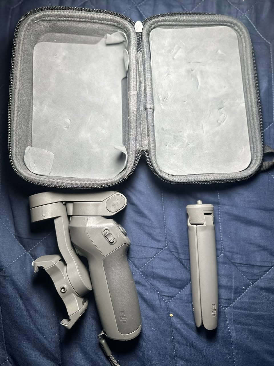 اوزمو 3 من شركه dji مستخدم نضيف كلش استخدام قليل 
ويا جنطته الاصليه وكيبل شحن الشحن مالته يطول كلش هواي ايام 
السعر : 70 الف
سبب البيع تجديد


**إذا كنت صاحب هذا الإعلان وتريد حذفه لأي سبب، رجاءا أرسل رسالة إلى الدعم الفني**