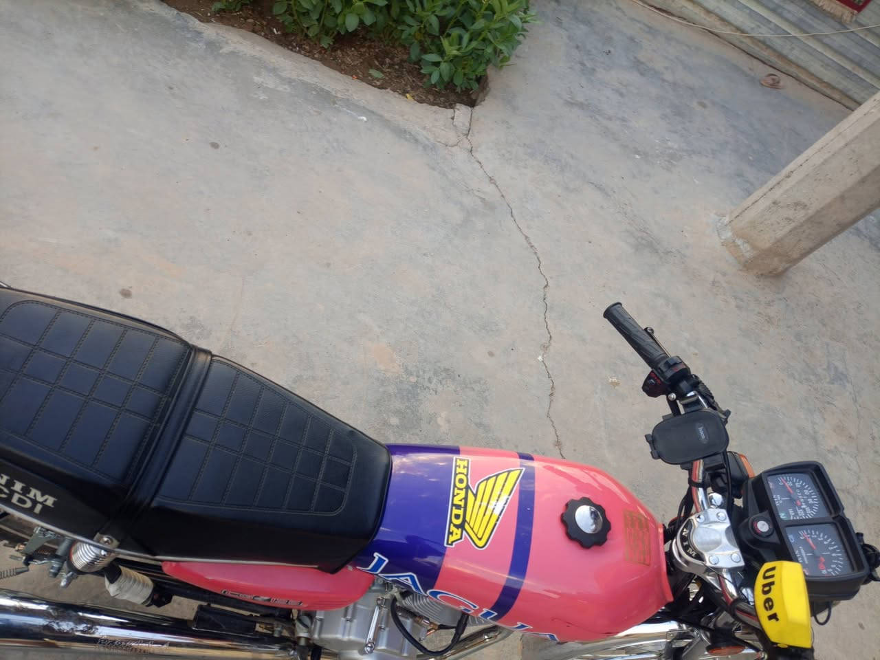 سلام عليكم دراجه نامه امتياز موديل 25 دراجه خير من الله تجي تفحص اي شي يطلع بيه تجي تاخذه بلاش فقط مبدل بيه تانكي وصفاحيات السعر 650وبيه مجال جماعت ال 550لا تلفيني وجهك مكاني بغداد  ***********بي واتساب
