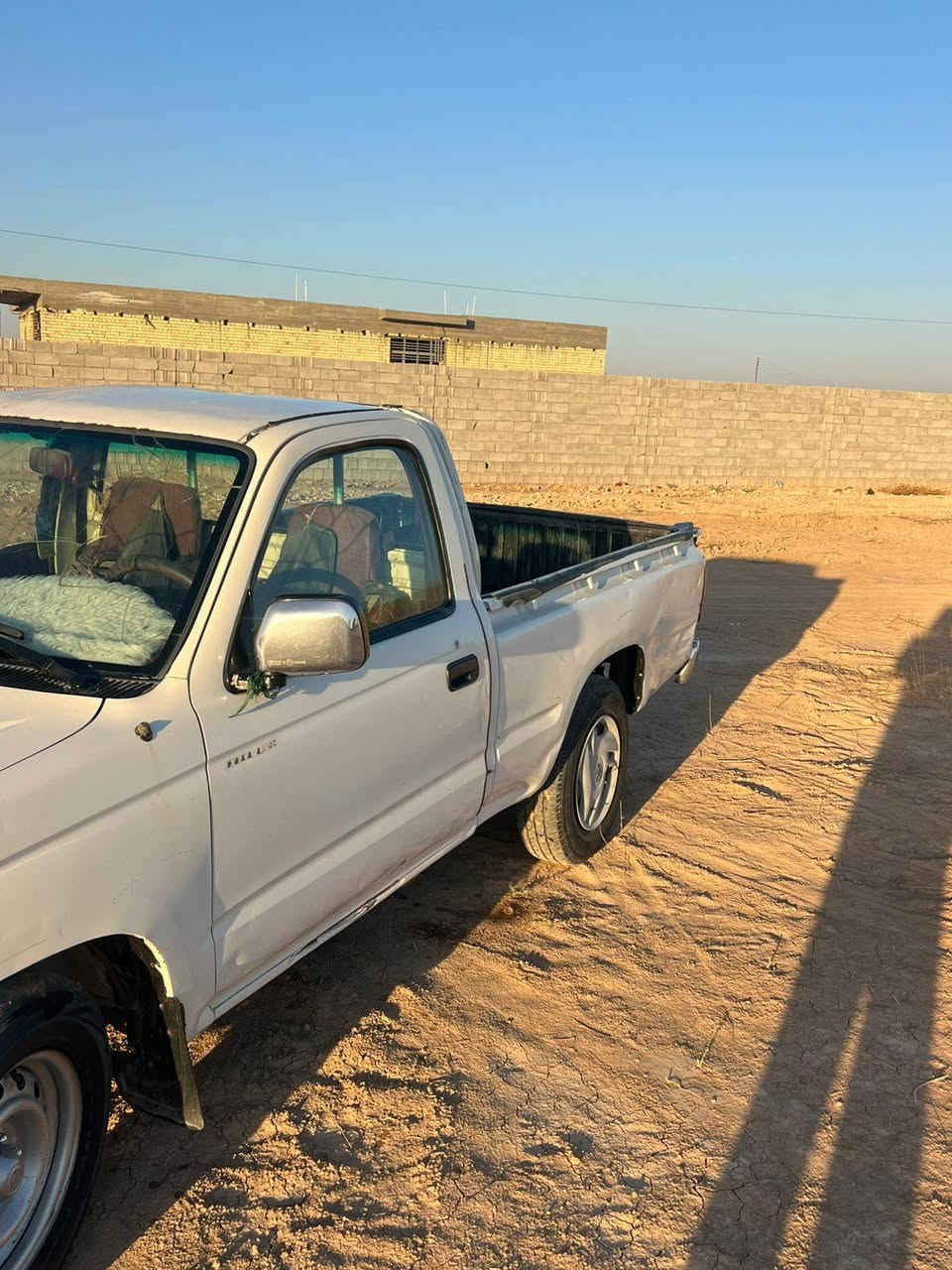 السلام عليكم 
متاح
بيكم 2001 فلاحيه
كير ومكينه كفاله 
سياره نضيفه مال بيت ما متعوبه 
(الرقم انكليزي أنبار )
السياره موجوده بغداد يعني التحويل بداخل بغداد 
السعر90وبيها مجال للشراي 

لل استفسار ***********
