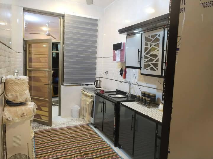 بيت زراعي مساحته 100متر ناحية سديناويه قرب مدرسة صفي الدين وقريب على تبليط خدمات متوفره بناء طابوك وصب بيه غرفتين فوك غرفه جوا غرفه وصاله وحمامات واستقبال مطبخ السعر 74بيه مجال ***********
