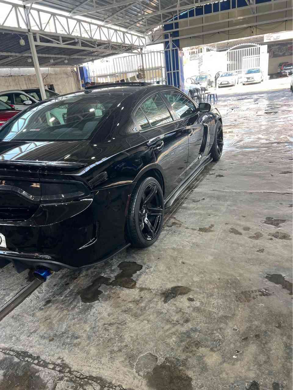 سلامً عليكم چارجر موديل (٢٠١٧) وارد أمريكي كلين تايتل فول مواصفات ١/١  صار بيه حادث بالعراق جاملغ خلفي ايمن السياره مغلفه PPf رقم أربيل ضمان وكاله أو تحويل مكان السياره بغداد للاستفسار (***********) Colombo, Sri Lanka
