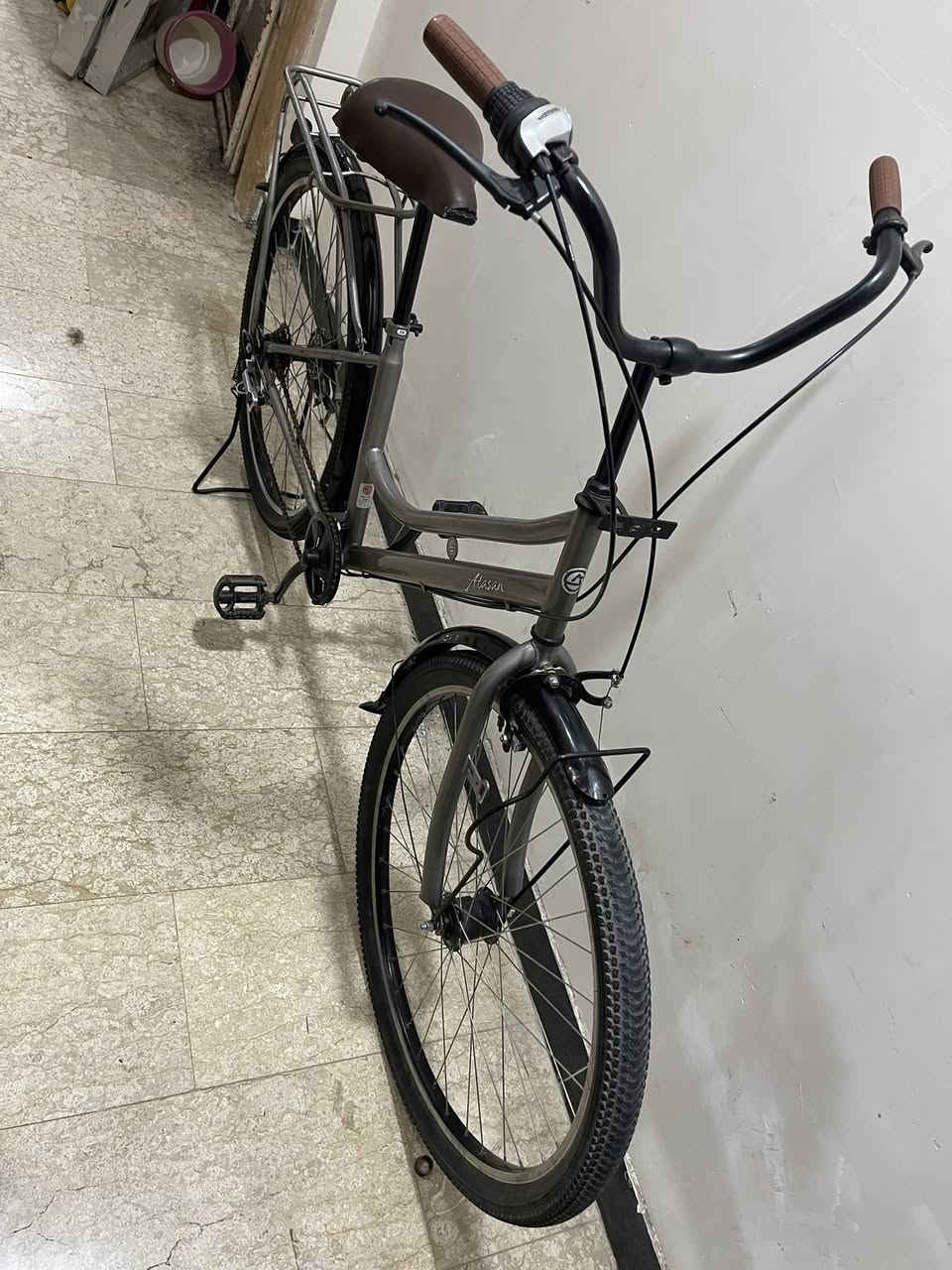 السلام عليكم
باسكل ياباني للبيع كلش نضيف وجديد اي نقص ما بي حجم كبير ابل كير سعره ب 130 وبي مجال 
مكاني بعد حي جامعه ***********
