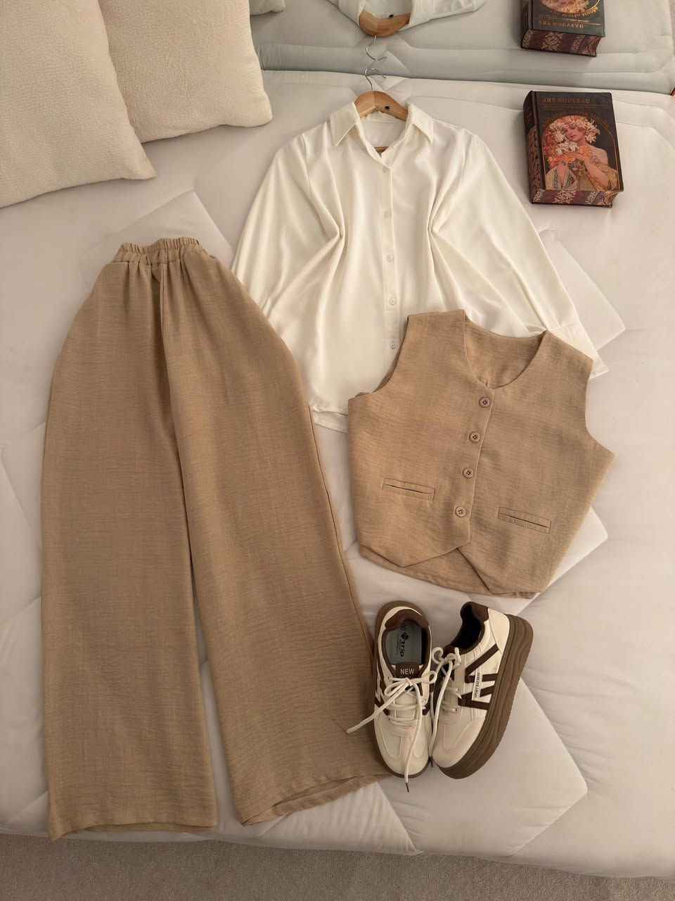 طقم 3 قطع 

القياس فري سايز يلبس 38 40 42 44 46 

السعر 20 الف

نوع القماش كتان صيفي
توصيل 5 لجميع محافظات


**إذا كنت صاحب هذا الإعلان وتريد حذفه لأي سبب، رجاءا أرسل رسالة إلى الدعم الفني**