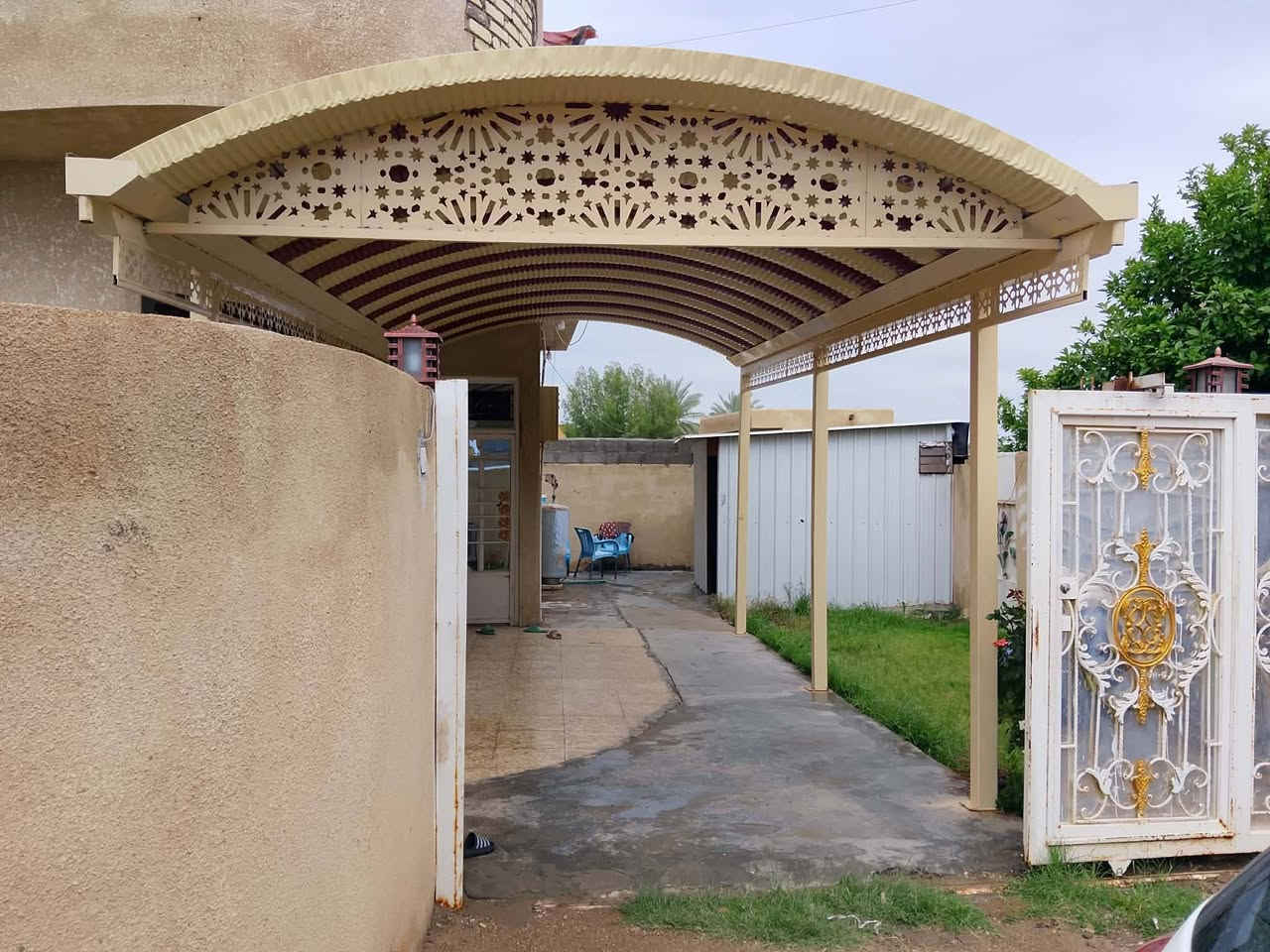 السلام عليكم
بيت البيع او مراوس عل طريق المطار مقابيل عماره فلاح الزبيدي عل شارع 

طابو زراعي سند 25  المساحه 300

اربع غرف نوم  صاله ومضيف وحمام و مطبخ اثنين حراري خارج صحايات اثنين خدمات ماء  مجاري كامل كراج السياره 

***********

