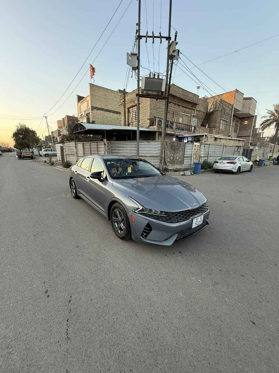 🌹🌹تحية طيبة🌹🌹
كي فايف 2021 امريكي 
حادث امريكا جاملغ خلفي وحافة الجنطة 
بدون ايرباك شاصي لغد مكفول 
صابغين جاملغين وجنطة وباب ملاون بدون دواخل
مواصفات 
بصمة تشغيل / هاند بريك بصمة / مود درايف 
رادات / تحديد مسار 
محرك 1600 تيربو 
كير محرك مكفول 
العسر اكتب رقم واحد او اتصل 
عنواني بغداد معارض الكريعات
***********
