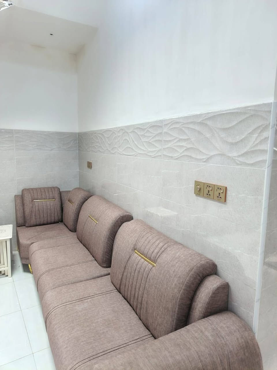 بيت البيع ابو الخصيب جامع الشهيد طه دورة ام زباله 100 متر طابو زراعي وكاله محكمة شارع تبليط كهربا ماء نبيريا 
ديوان وصلة مطبخ 4غرف نوم حماد عدد2صحيات خارجية 
***********
