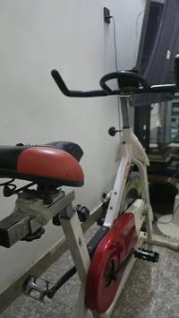 بايسكل ثابت رياضي للبيع السعر 100 الف العنوان بغداد مدينة الصدر رقم ال...