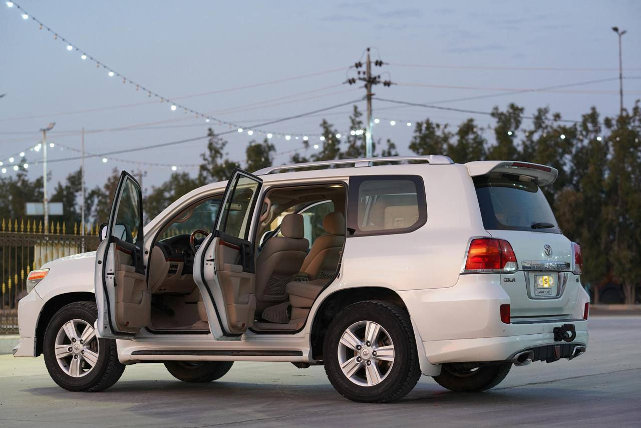 مكلف بالنشر. 
🚗 لاندكروز GXR 2015 بريم للبيع
الرقم بصره بأسمي، تحويل ثاني يوم مكفولة

✔️ فول مواصفات 1/1
✔️ محرك 6 سلندر
✔️ شاشة + بصمة تشغيل وأبواب
✔️ فتحة سقف
✔️ حساسات أمامي وخلفي
✔️ كشن جلد + كهرباء
✔️ تشغيل عن بعد
✔️ ثلاجة + 3 قطع تبريد
✔️ 8 إيرباك
✔️ 7 راكب + مثبت سرعة
✔️ زراكات لايتات امامي
✔️ مري قلاب 
✔️ مانع انزلاق 
✔️ طفاية 

📏 الممشى: 193 ألف حقيقي (شرط الفحص والسونار)

📍 البصرة
📞 ***********

💰 واتساب او اتصال على الرقم لمعرفة السعر
