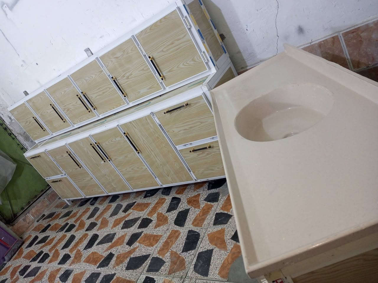 يا رزاق للبيع السعر 625 أخو الجديد تسكام ثلاث أمتار والسنك مرمر متر أو نص الشراي  يراسني خاص ادزله الفيديو والعنوان ***********
