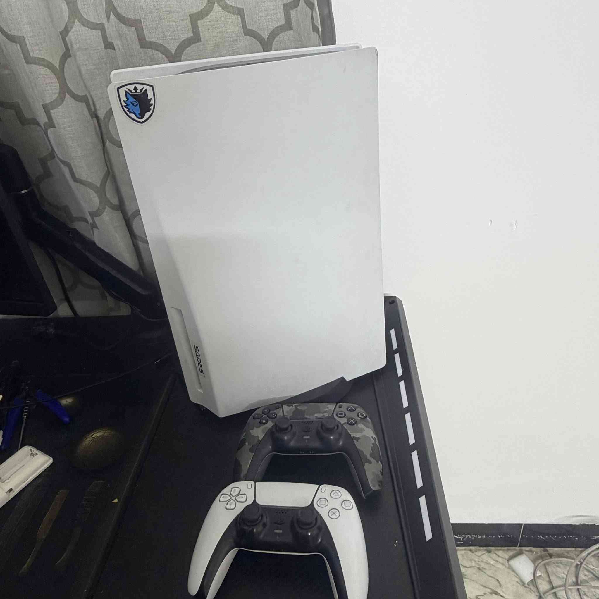 بلي  للبيع 650
نظيف جدآ مع الجوستك 2 وكيبورد
مكاني  جكوك


**إذا كنت صاحب هذا الإعلان وتريد حذفه لأي سبب، رجاءا أرسل رسالة إلى الدعم الفني**