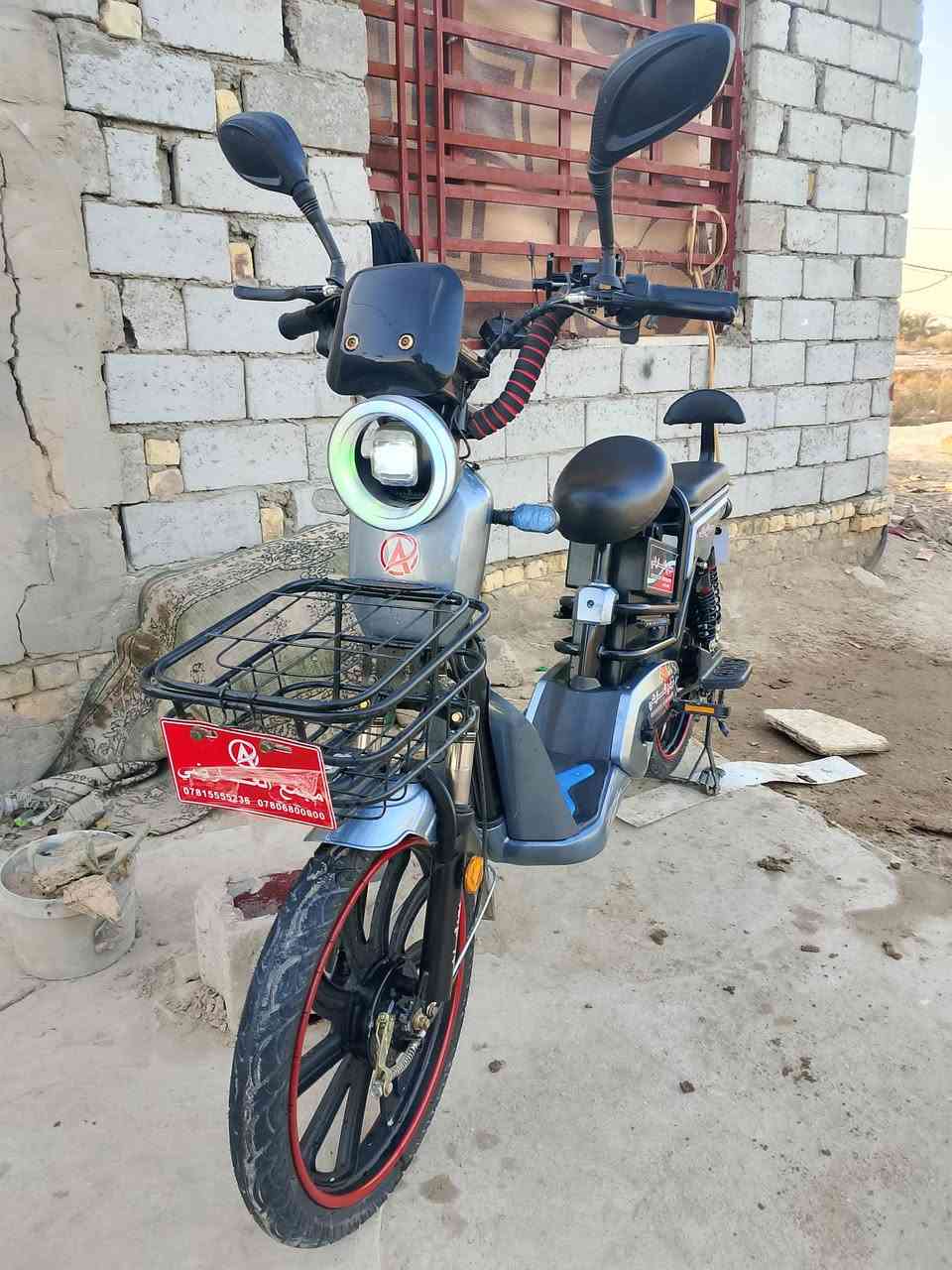 دراجه شحن للبيع جديده صارلها سبوع من مطلعها من الوكيل كامله مواصفات تجي تفحص وتاخذ مثل ما شوف دراجه جديده تمشيك يوميه 85 كيلو ﴿المكان النجف الاشرف الكوفه ﴾ السعر الاتصال ***********
