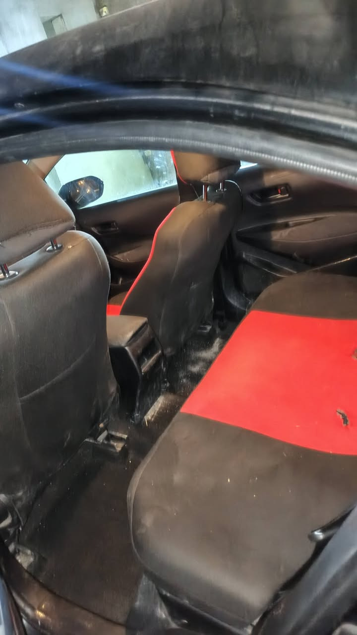 السلام عليكم
كورلا 2022 هايبرد 
رقم انبار دولي تحويل مباشر 
مبدل بيها قطعتين بنيد وجاملغ 
السعر 130 بيها مجال 
***********
***********
