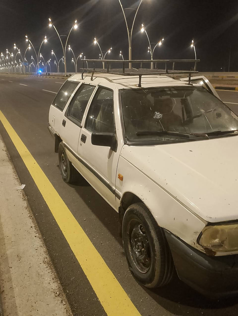 سلامو عليكم
عندي هاي السياره للبيع 
السيارة باسمي عنواني سامراء 
السيارة عايزها شويه ترتيب 
السياره شغاله نكره سلف 
رقم السياره صلاح الدين ألماني
اسم نوع السيارة ميسو بوشي لانسر استيشن
السيارة باسمي تحويل ثاني يوم 
سنويه مالتها لا 28
 السعر 18 ورقه بيها مجال بسيط كلش 
وهذا رقمي  ***********
