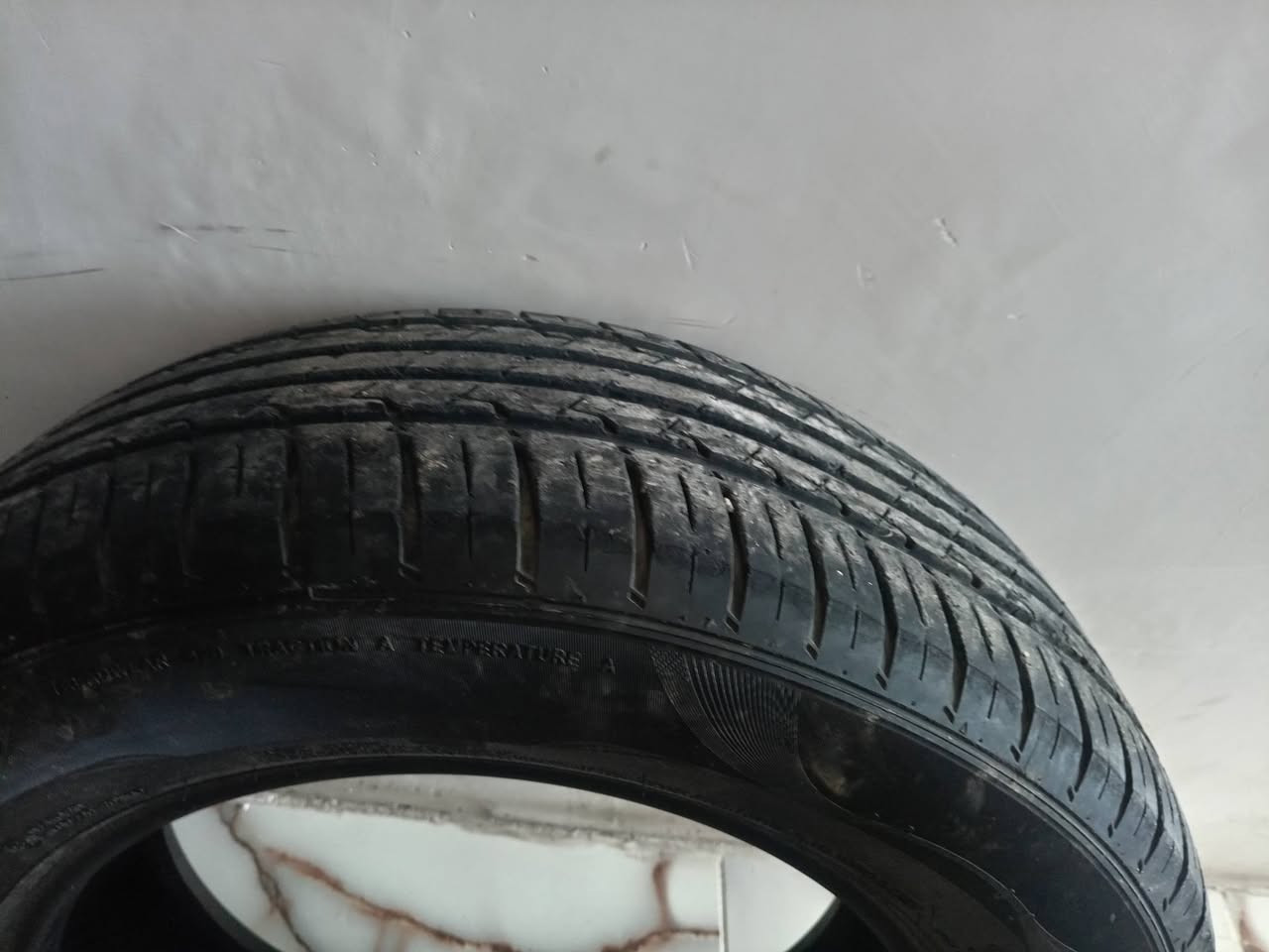 سلام عليكم زوج تايرات لبيع ابو لاسد نظافة90 ٪100 شرط لاركعة ولا فتيلة قيم وخذ حجم 15 لنترة كورلا فورتي ***********
