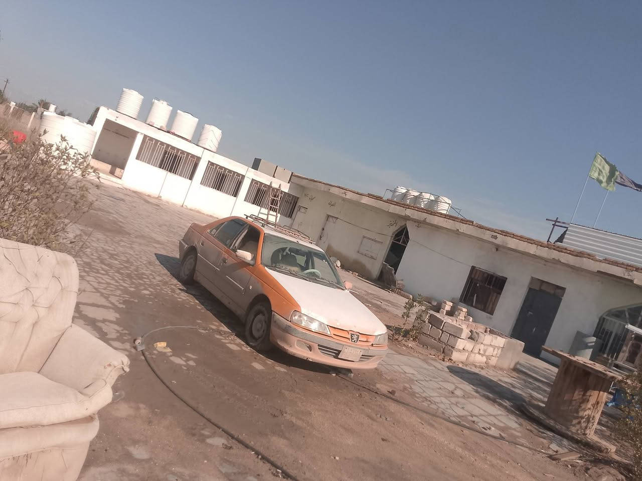 سلام عليكم من رخصت صاحب الكروب 
بيجو بارص موديل 2012
سياره مصبوغه 2018 
تبريد ثلج ثلج 🥶🥶🫆 
حداديه 80%
تايرات جدد 🪬 
كباات شوفر وغراضه وياه كلشي ما ينزل سله همات
سياره سنويه لل 2026
عليه هيئه وغرامات وراعيه بل بصره 
وكل شي يطيح من سعره وانه خادم  
سعر 28 وبيه مجال مكان ناصريه ***********
سيد عباس
