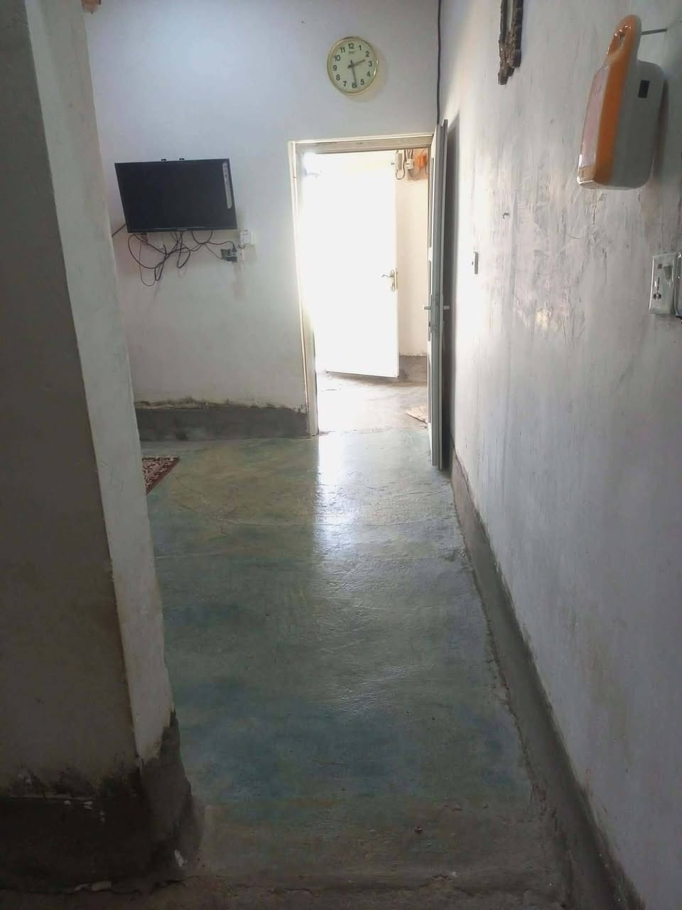 الدار للبيع الموقع الخلف الخضر
المساحة 250
سقف ثانوي مجاري كامل وماء بس تسكن 
يبعد عن الشارع الصب 50 متر
السعر 35 
الاستفسار اتصل على الرقم او تعال خاص 
***********
