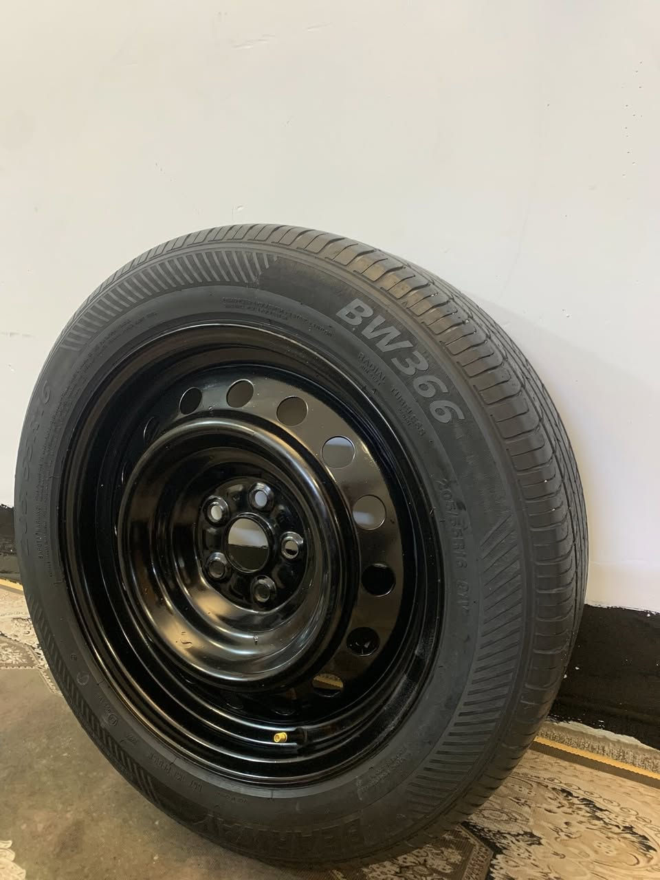 سلام عليكم شباب للبيع ويل كورلا 16 اصلي مع تخم تاير اخو جديد السعر 225 مكاني بغداد قرب مرور تاجيات 
***********
