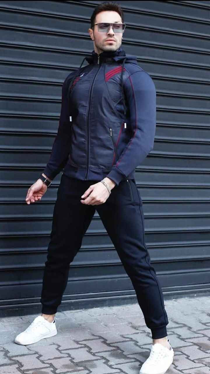 تراك رجالي درجة أولى ثلاث خيط
القياسات شبابي و رجالي : M-L-XL-XXL لا تشيل هم القياس لان اذا مو نفس قياسك مرجوع
التراك بي خمس الوان 
توصيل الى كافة محافظات العراق للتواصل *********** بغداد, العراق
