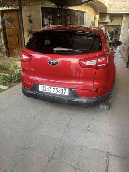 مرحبا شباب 
سبورتج م2012رقم بغداد مشروع وطني سنوية لغاية 2029 وارد امريكي فور ويل درايف محرك 2400 دوش
ماشيه 51. الف سيارة كاملة من كل شي تبريد وتدفئة
وعلى ايد وحده مال استاذه جامعية من2013ولليوم
ضربتها جاملغ خلفي ايسر ومصلح نفسه واهنا صارت بيه
طخه بالبنيد وانصبغ 
السعر 140ورقه
العنوان 
بغداد اليرموك خلف محطة تعبئة الوقود المحسن 
ت***********
