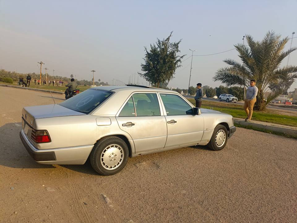 السلام عليكم مارسيدس دب٣٠٠موديل ٩٠
محرك كير بلاد قبق اسود
صدر امامي خلفي جديد
تخم تايرجديد
سيارةبيهاجاملغ خلفي صبغ فقط 
بيهاجراد لان بلادية
الشراي يتصل***********
السعر٦٧مكانهابغداد بغداد, العراق
