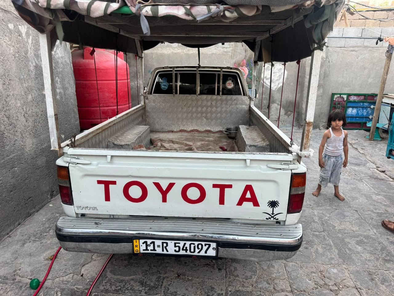 السلام عليكم عندي بيكم للبيع موديل 89 سياره باسمي رقم جديد جير ومكينه كفاله عنوان بصره العنوان معقل السعر 60 وبيها مجال هذا رقم الهاتف صفر ***********
