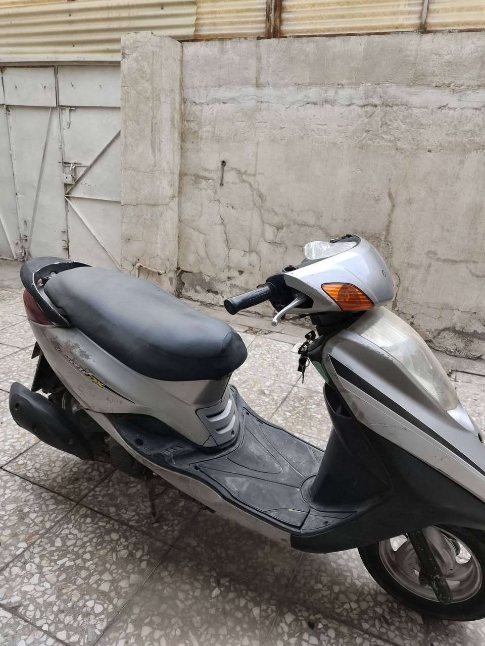 السلام عليكم 
دراجة بريز كابريتر للبيع ما بيها اي نقص الدراجة جديدة قبل فترة نزلتها من الرمبة ما بيها اي نقص كلها شغالة محرك ناعم برغي ممفتوح مكان بغداد الحرية 
السعر 550 
الرقم ***********
