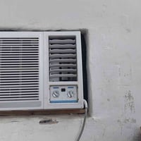 مكيف ٢طن مستخدم موسم واحد نوعيته ميديا تتفئه وتبريد السعر ٣٠٠ وبي مجال...